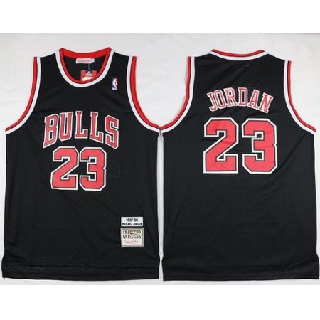 Men's Chicago Bulls #23 Michael Jordan Black Throwback Stitched NBA Jersey